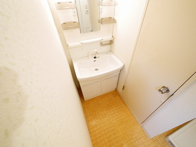 グランドパレス学園前の洗面所|脱衣スペースもあります