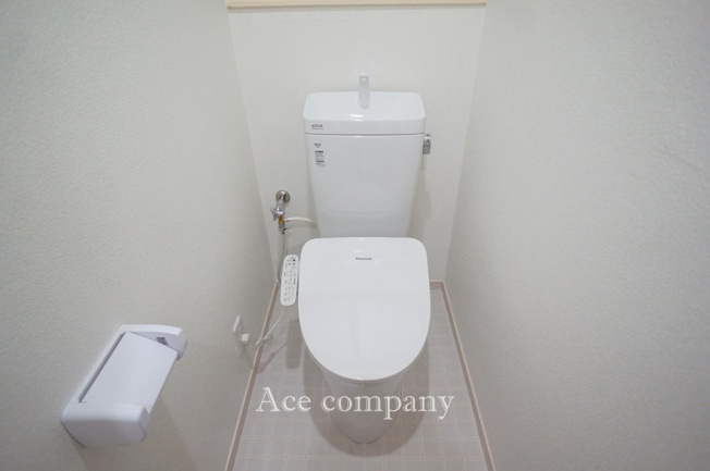 【トイレ】 | 東住吉区田辺5丁目 | トイレは1・3階の2ヶ所に完備♪ともに同仕様のシャワートイレ新調です☆