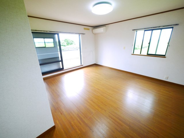 東金市下武射田　中古戸建の洋室|セイスイツーユーホーム施工60年保証継続中5SLDK 都市ガス駐車2台可クリーニング済閑静な分譲地内