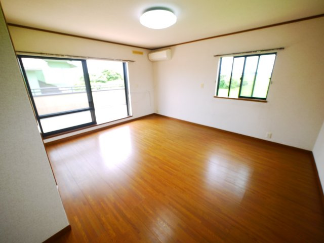 東金市下武射田　中古戸建の洋室|セイスイツーユーホーム施工60年保証継続中5SLDK 都市ガス駐車2台可クリーニング済閑静な分譲地内