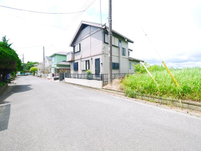 東金市下武射田　中古戸建の前面道路含む現地写真|セイスイツーユーホーム施工60年保証継続中5SLDK 都市ガス駐車2台可クリーニング済閑静な分譲地内