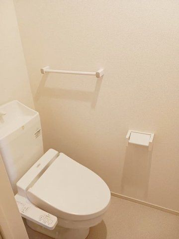 アステルコートのトイレ|ゆったりとした空間のトイレです