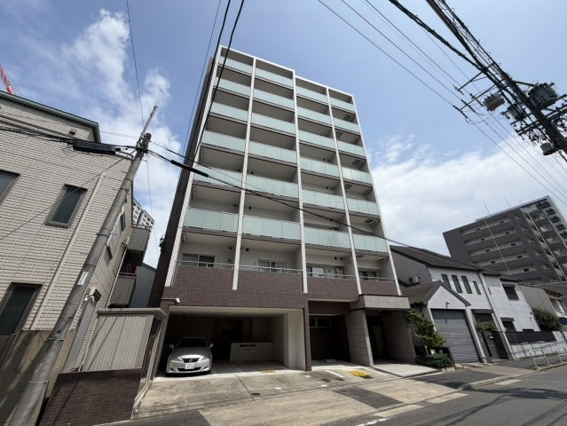 アレーヌコート金山の外観