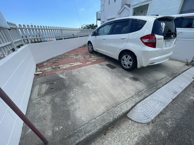 明石市大久保町谷八木戸建の駐車場