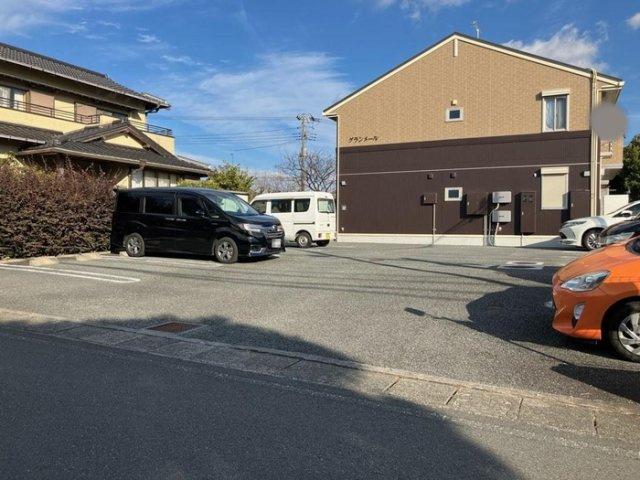 グランメールの駐車場