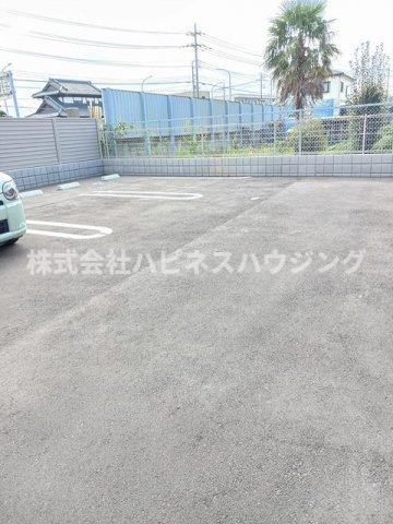 カーサ・フォーリストの駐車場