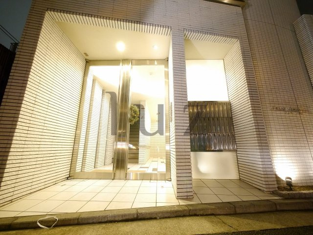 フェリース横濱のエントランス