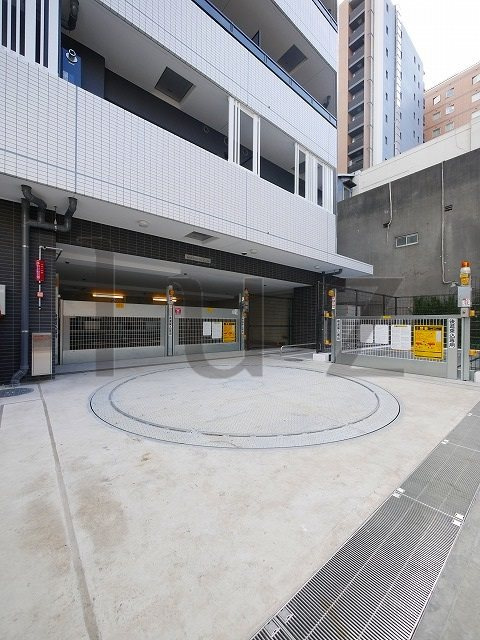 スターヒルズ関内の駐車場
