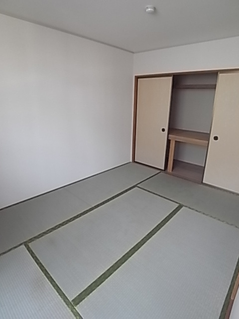 セルビシオ本山の居間・リビング