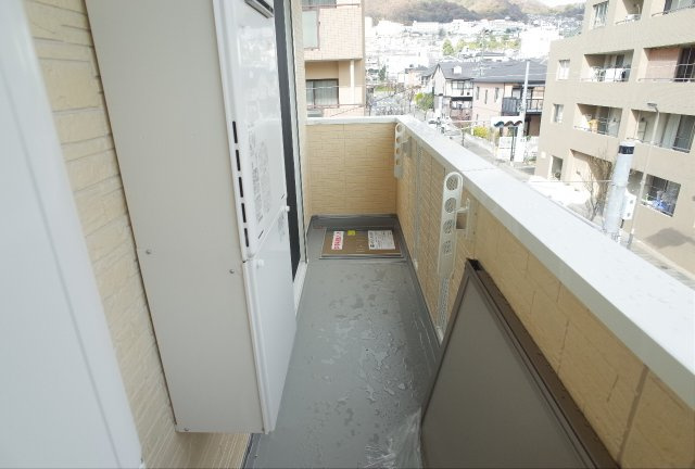 神戸市東灘区森北町１丁目の賃貸マンションのバルコニー
