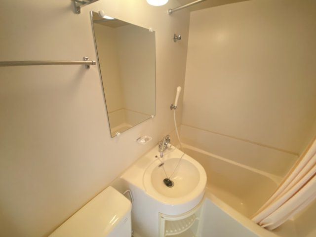 芦屋市西山町の賃貸マンションの洗面所