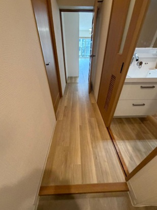 芦屋市業平町の賃貸マンションの玄関