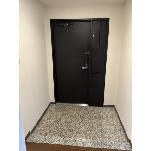 西宮市池田町の賃貸マンションの玄関