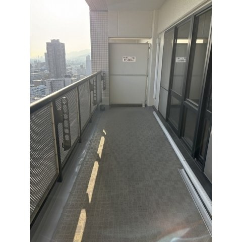 西宮市池田町の賃貸マンションのバルコニー
