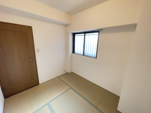 神戸市東灘区本庄町１丁目の賃貸マンションの居間・リビング