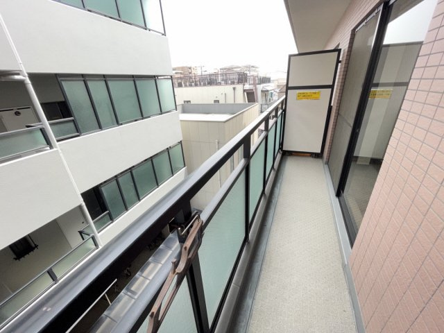神戸市東灘区本庄町１丁目の賃貸マンションのバルコニー