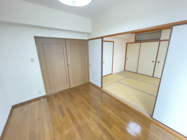 神戸市東灘区本庄町１丁目の賃貸マンションの居間・リビング