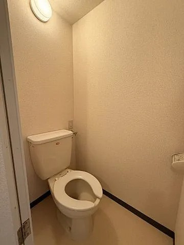 芦屋市高浜町の賃貸マンションのトイレ