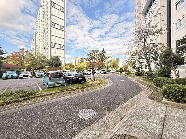 芦屋市高浜町の賃貸マンションの駐車場