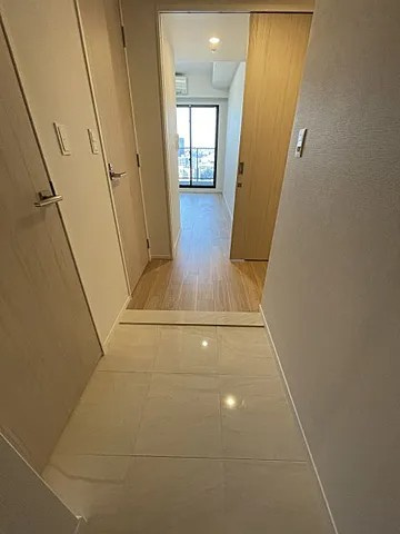 神戸市中央区新港町の賃貸マンションの玄関