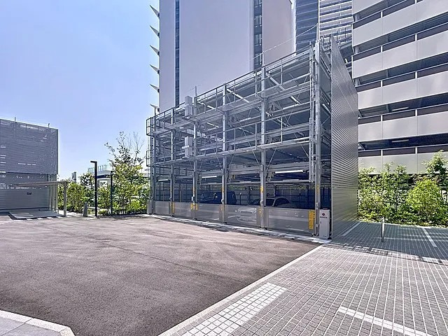 神戸市中央区新港町の賃貸マンションの駐車場