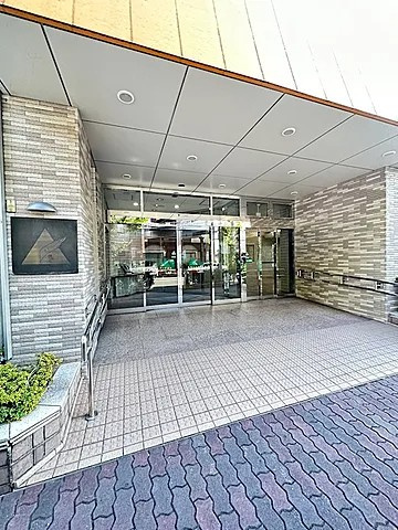 神戸市灘区永手町４丁目の賃貸マンションのエントランス