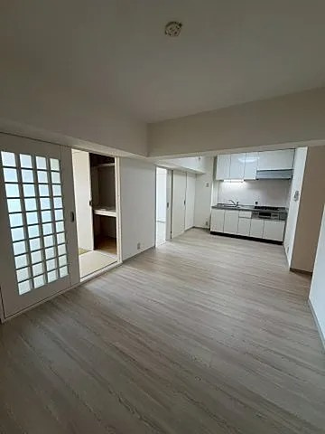 神戸市東灘区岡本４丁目の賃貸マンションの居間・リビング