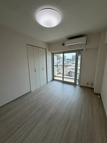 神戸市東灘区岡本４丁目の賃貸マンションの居間・リビング