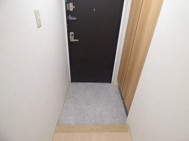 神戸市東灘区御影石町４丁目の賃貸マンションの玄関