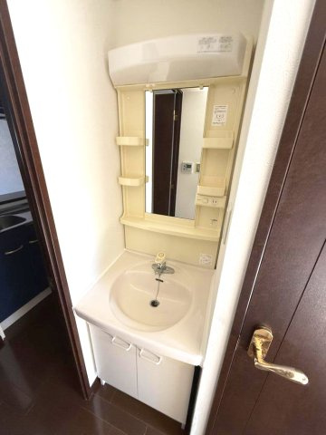 神戸市中央区元町通５丁目の賃貸マンションの洗面所