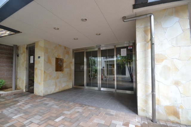 神戸市中央区元町通５丁目の賃貸マンションのエントランス