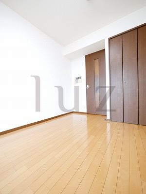 リクレイシア八丁畷の寝室