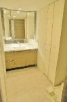 ブランズタワー御堂筋本町　開平小学校の独立洗面台|ブランズタワー御堂筋本町　洗面所