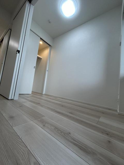 【寝室】ＬｉｖｅＣａｓａ西台 
