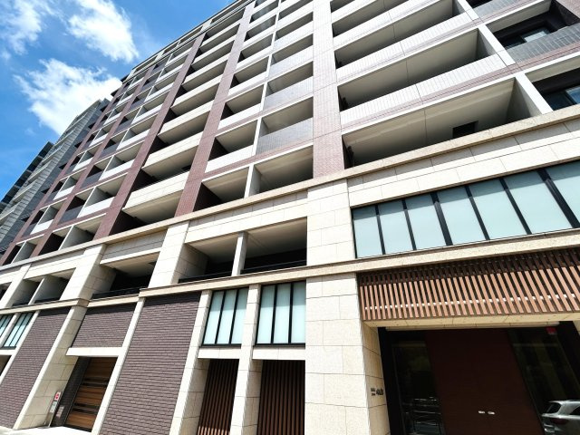 横浜駅まで徒歩10分の好立地☆共用部分もラグジュアリーな築浅レジデンス☆ペットと迎える新生活はここで決まり♪な【リフォーム／セルアージュ横濱カレイド】