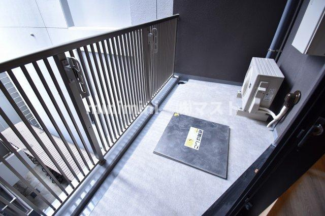 旧プレール・ドゥーク堺筋本町Qのバルコニー