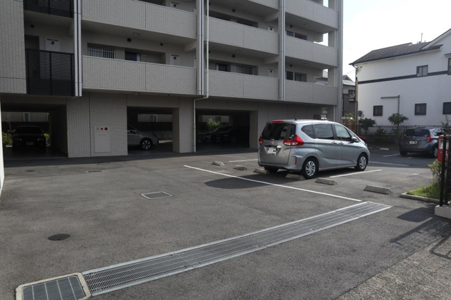 【駐車場】 | Le Vert 高槻（ﾙｳﾞｪｰﾙﾀｶﾂｷ）