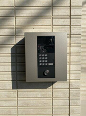 モニター付きオートロックです。