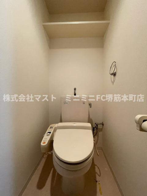 大阪市中央区松屋町の賃貸マンションのトイレ