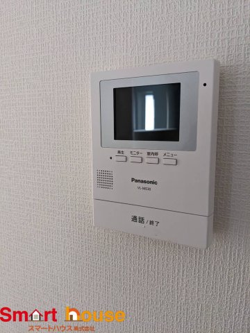 昭島市昭和町第5　新築6棟の防犯設備|お子様のお留守番にも安心なＴＶモニタ付インターホン。大切なご家族と住まいを守るホームセキュリティ付が、安心な生活をサポートします。
