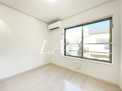 【居間・リビング】 | マーレ綾瀬Ⅱ | 洋室のお部屋です。