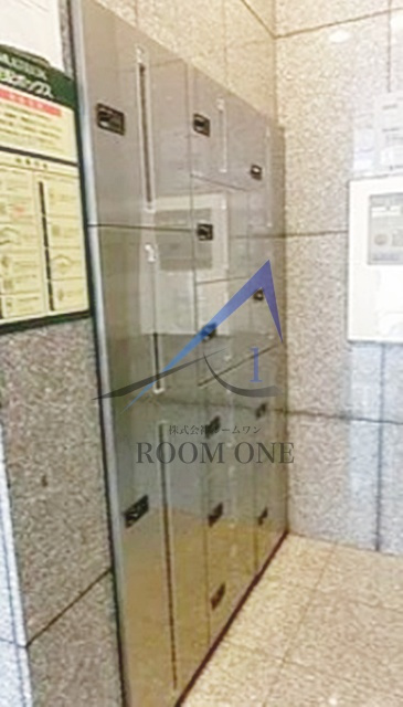 ワールドパレス三軒茶屋のその他共用部分|宅配ボックスです。