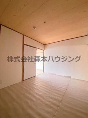 【洋室】 | 　ヒロミツイースト | リビングスペース代わりに使えそうな洋室です
