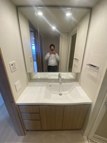 ザ・パークハウス越谷の独立洗面台