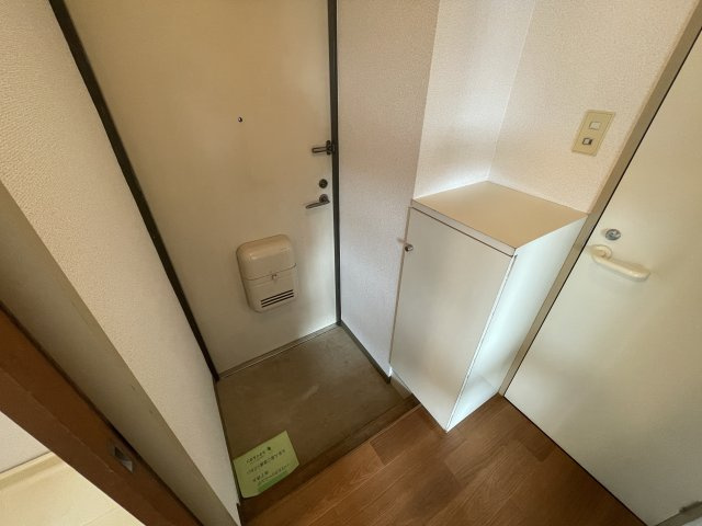 千葉市美浜区稲毛海岸４丁目の賃貸マンションの玄関