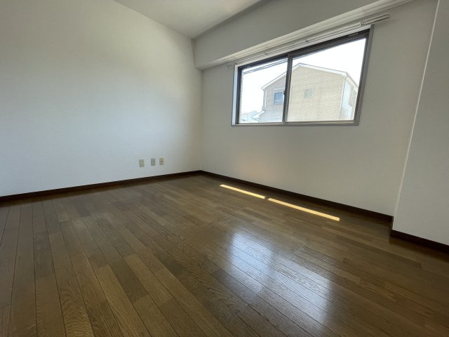 千葉市美浜区稲毛海岸４丁目の賃貸マンションの居間・リビング