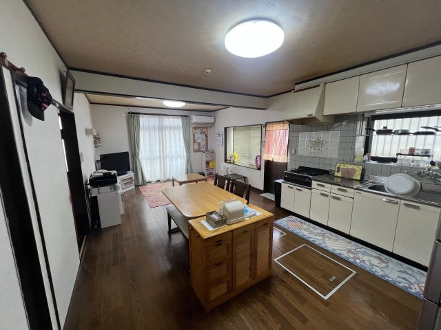【駐車場3台以上】小城市牛津町　５LDKの居間・リビング