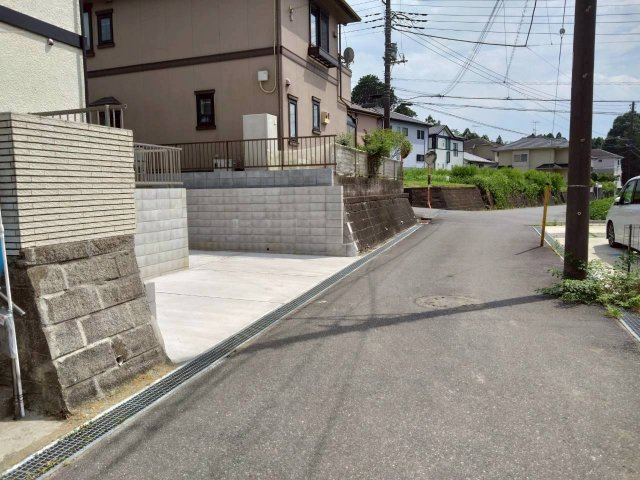 印西市吉高中古戸建の前面道路含む現地写真