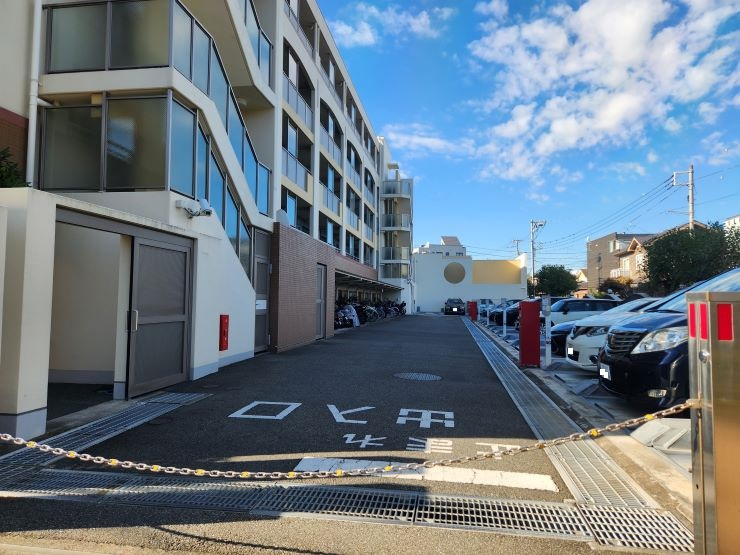 海まで徒歩５分！ リフォーム済「プラハ鎌倉材木座」1階の駐車場|駐車場