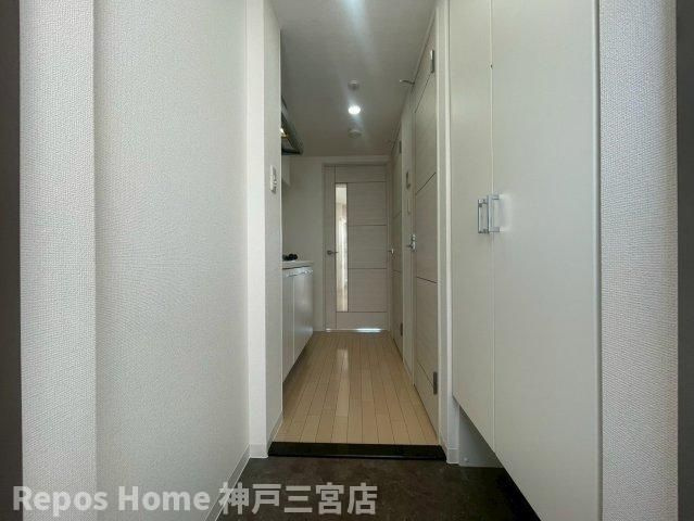 エスリード三宮旭通の玄関
